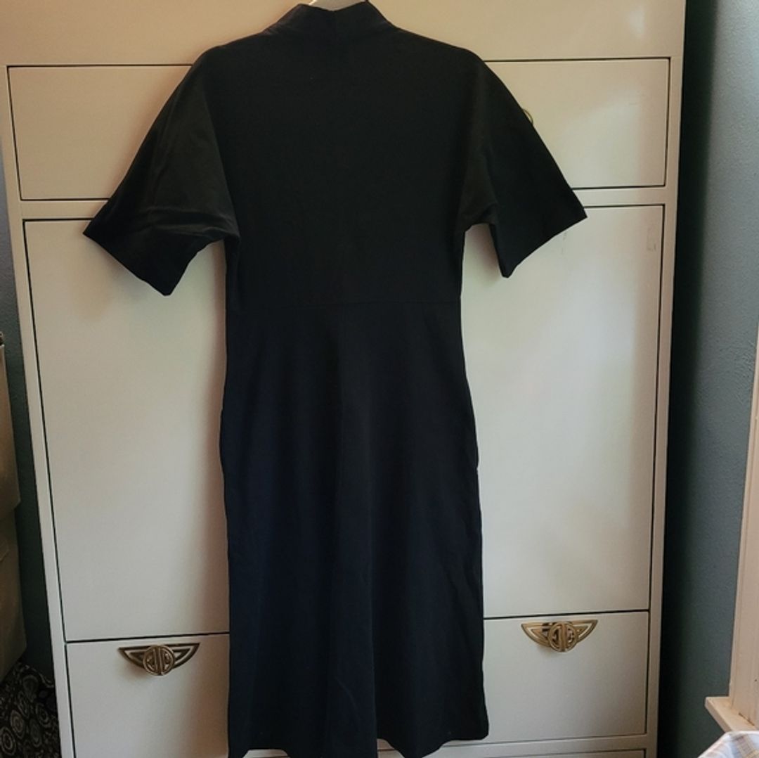NWT Velvet by Graham & Spencer Allura Black Midi Dress