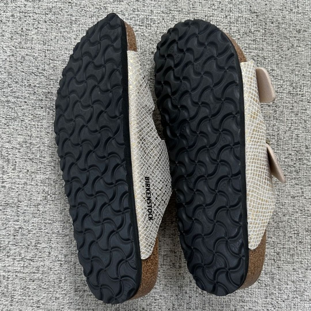 Birkenstock Arizona Textured Cream & Gold Sandals