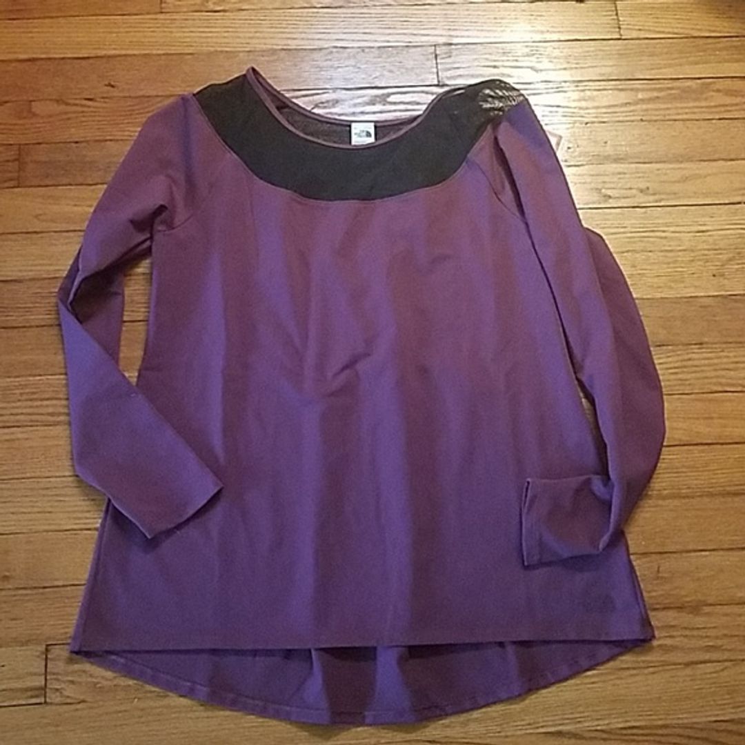 NWT The North Face Morado Top in Purple  Size M US