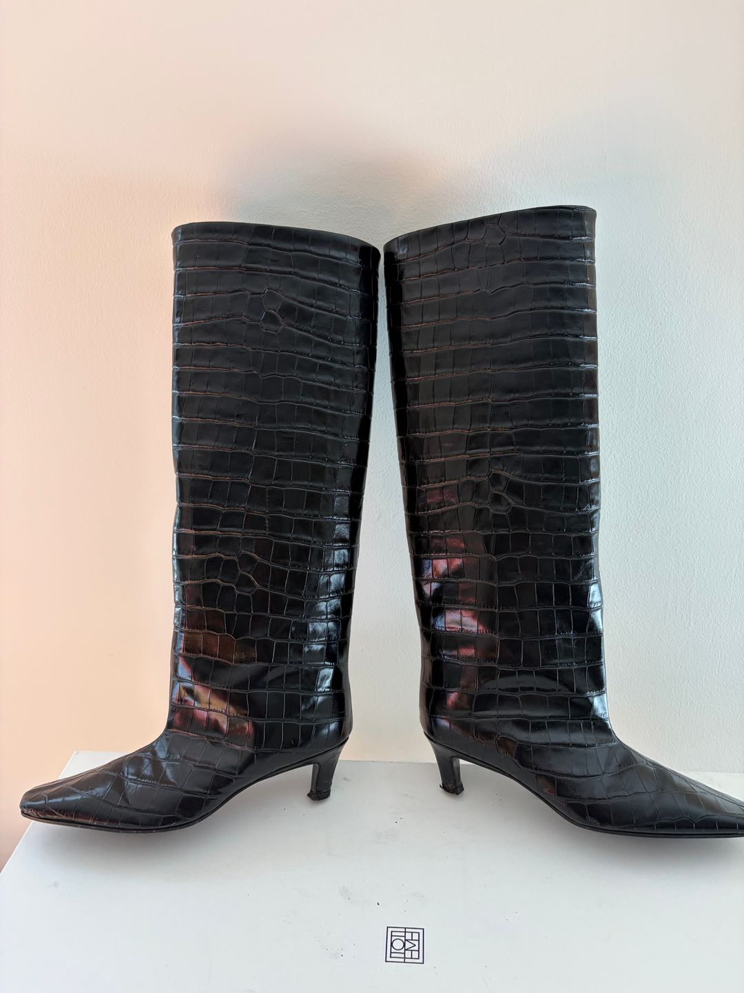 Croc-effect leather knee boots