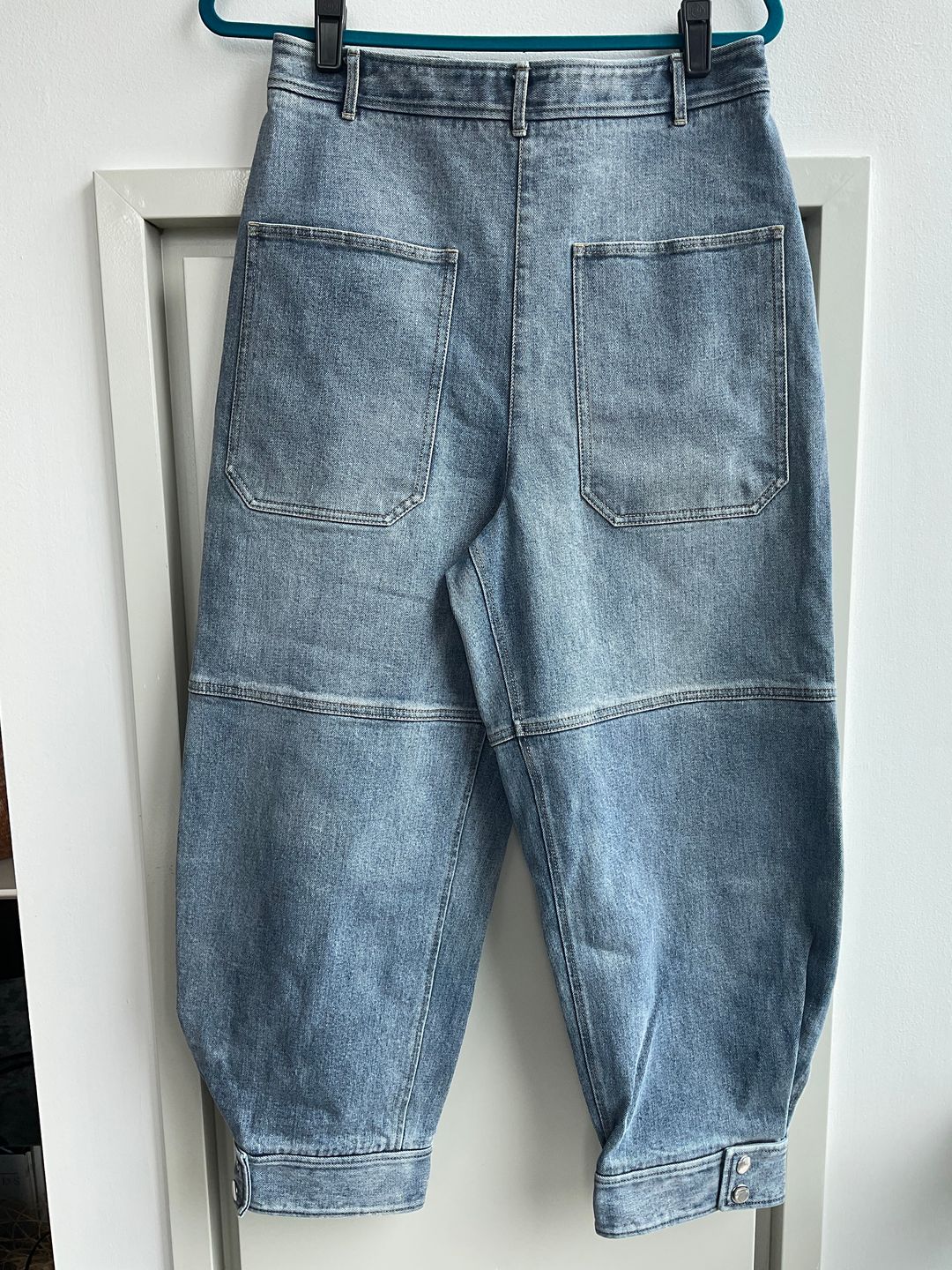 Sculpted Mid-rise Tapered-leg Denim Pants