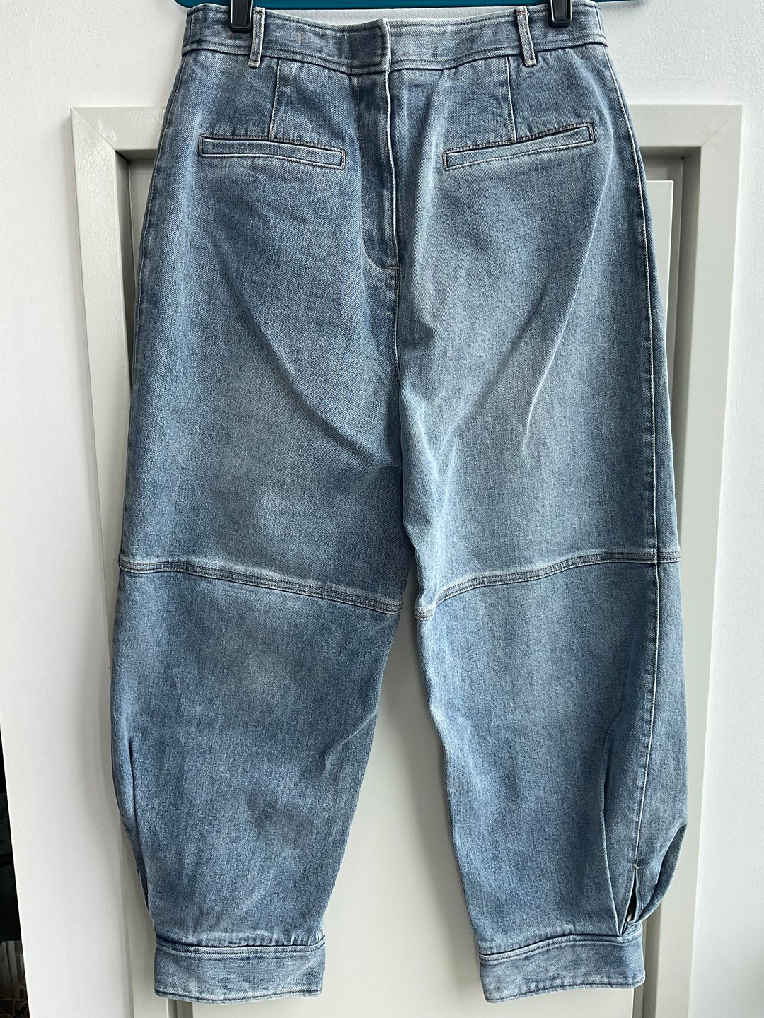 Sculpted Mid-rise Tapered-leg Denim Pants