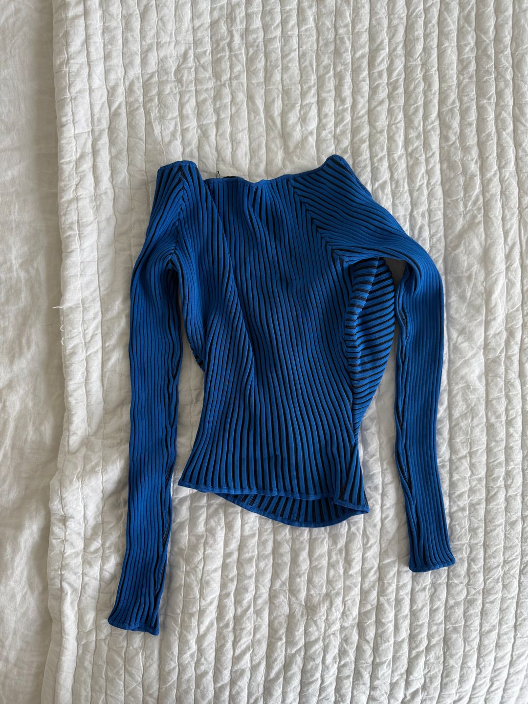 Amur Lenova Cutout Top