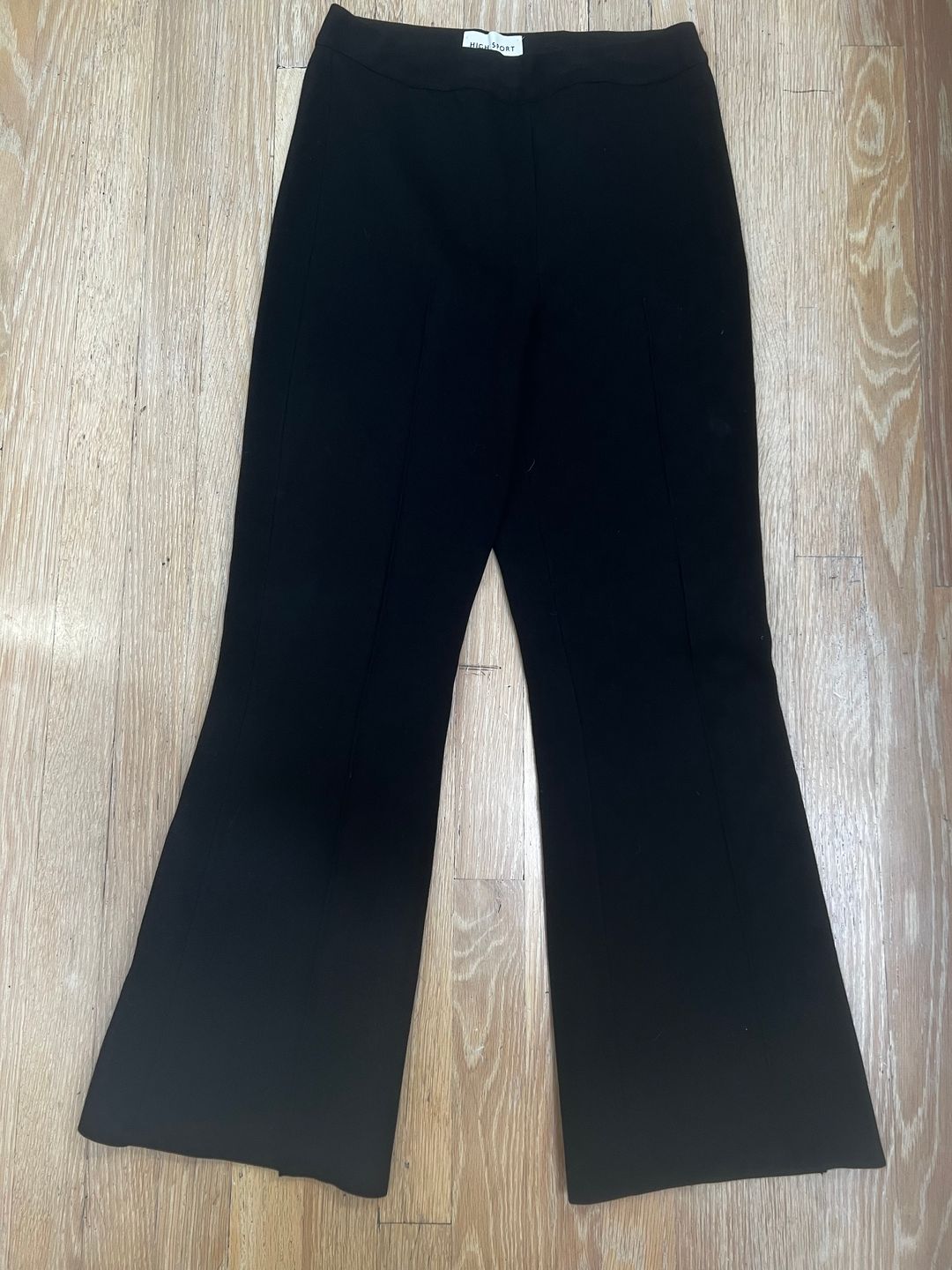 High Sport black cropped kick flare pants used Medium