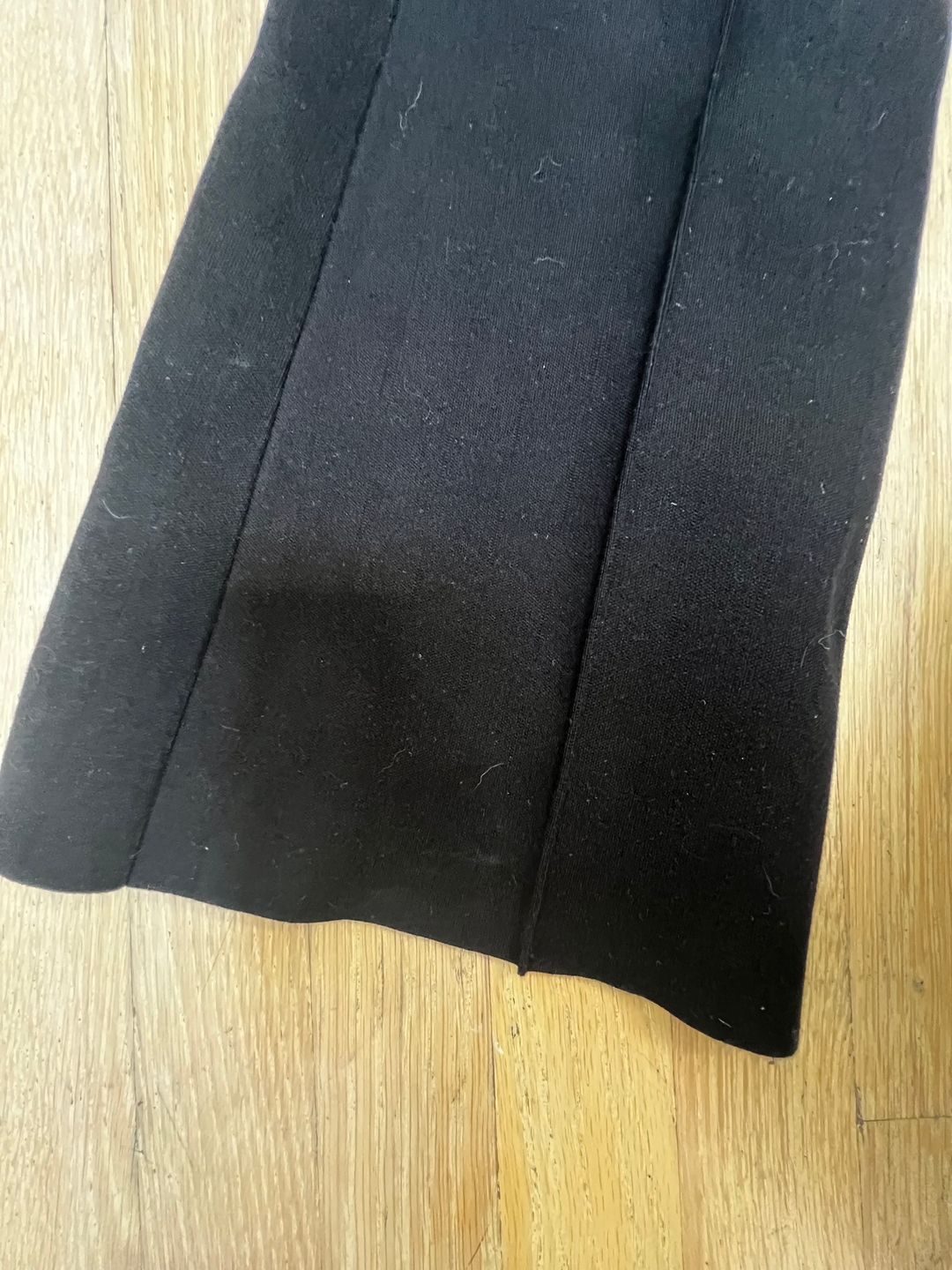 High Sport black cropped kick flare pants used Medium