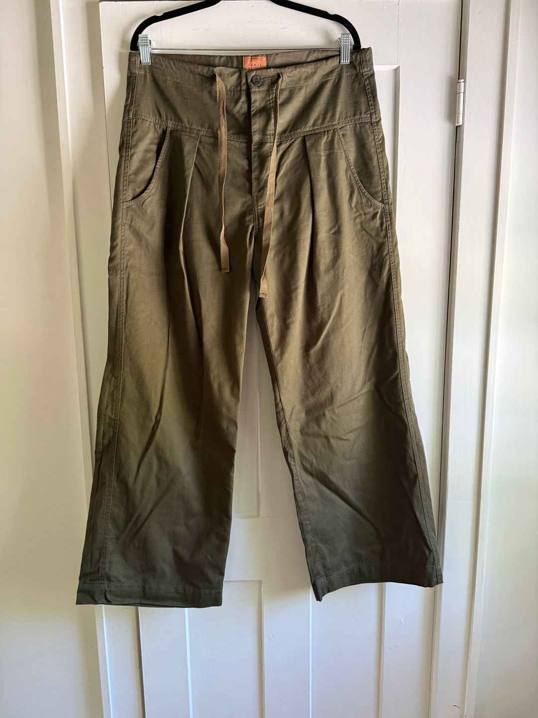 The Scrub Pant in Colonial Green