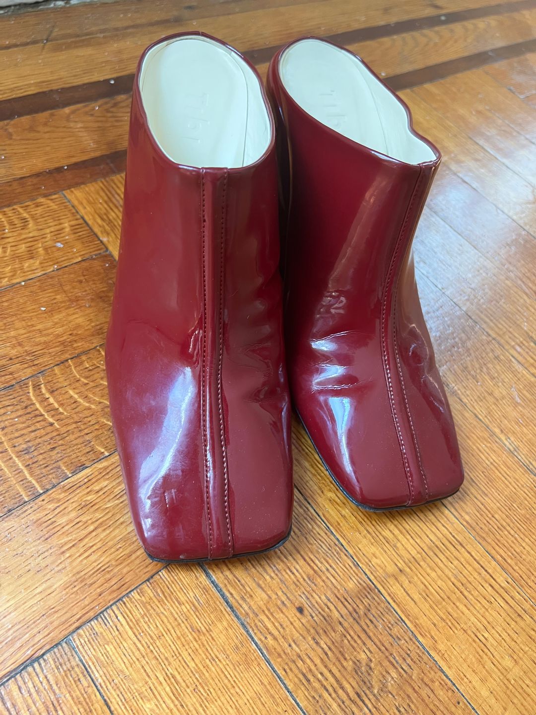 Patent Burgundy Leon Mules