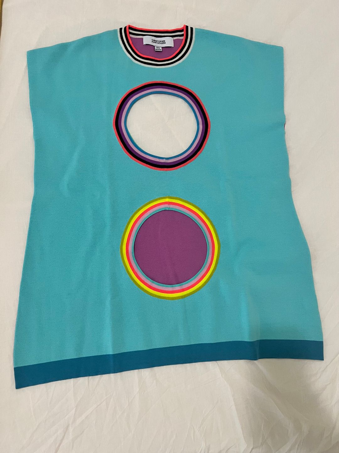 Cut-Out Sleeveless Crewneck Vest