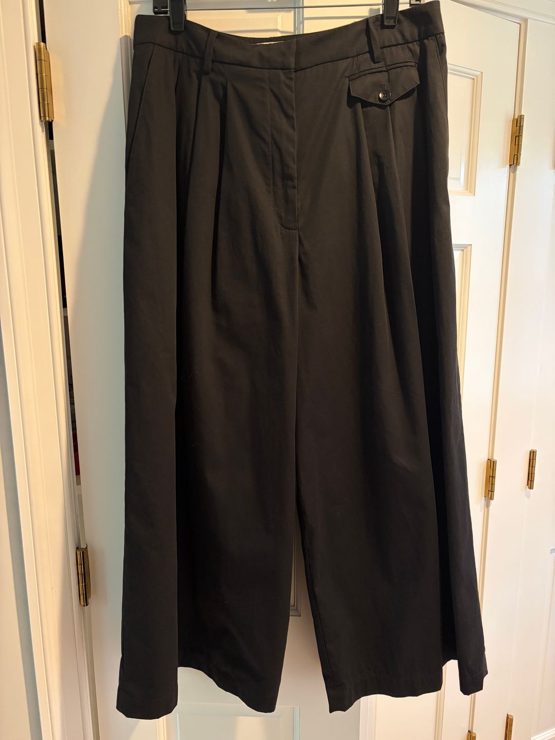 Bio Twill Triple Pleat Cropped Pant