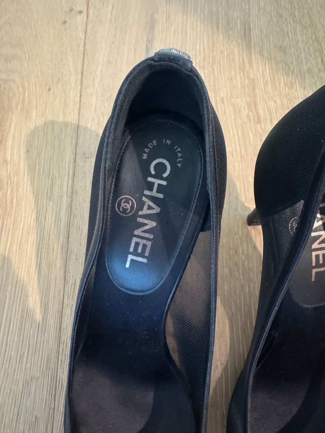 Chanel Interlocking CC Logo Pumps