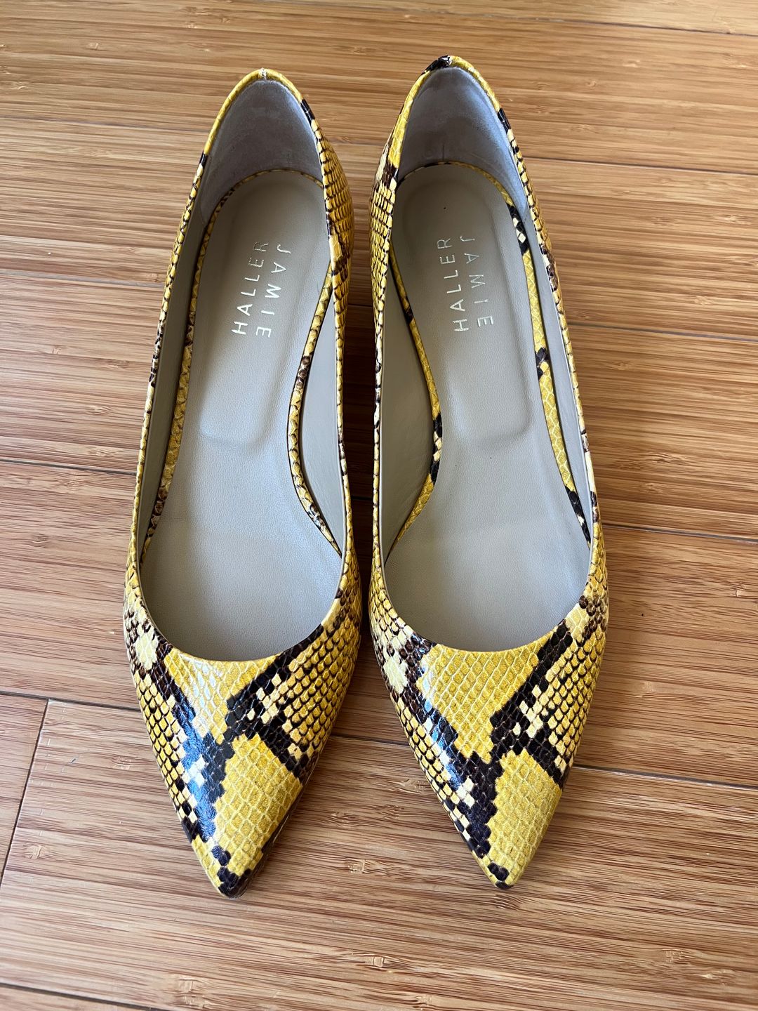 Kitty point Heels