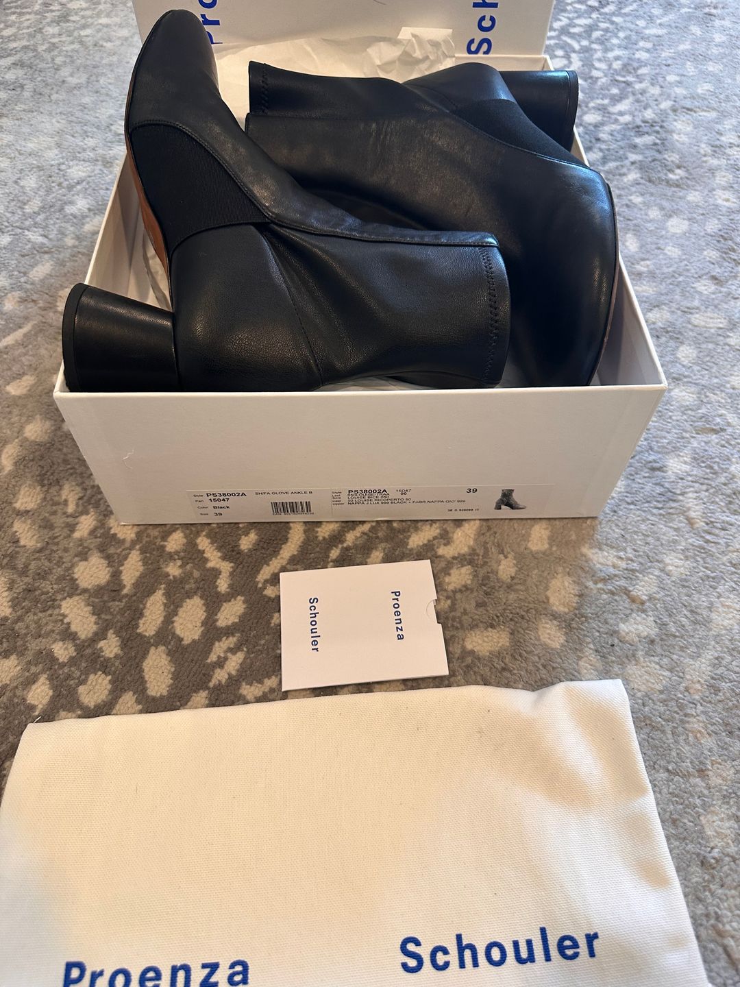 Glove boots