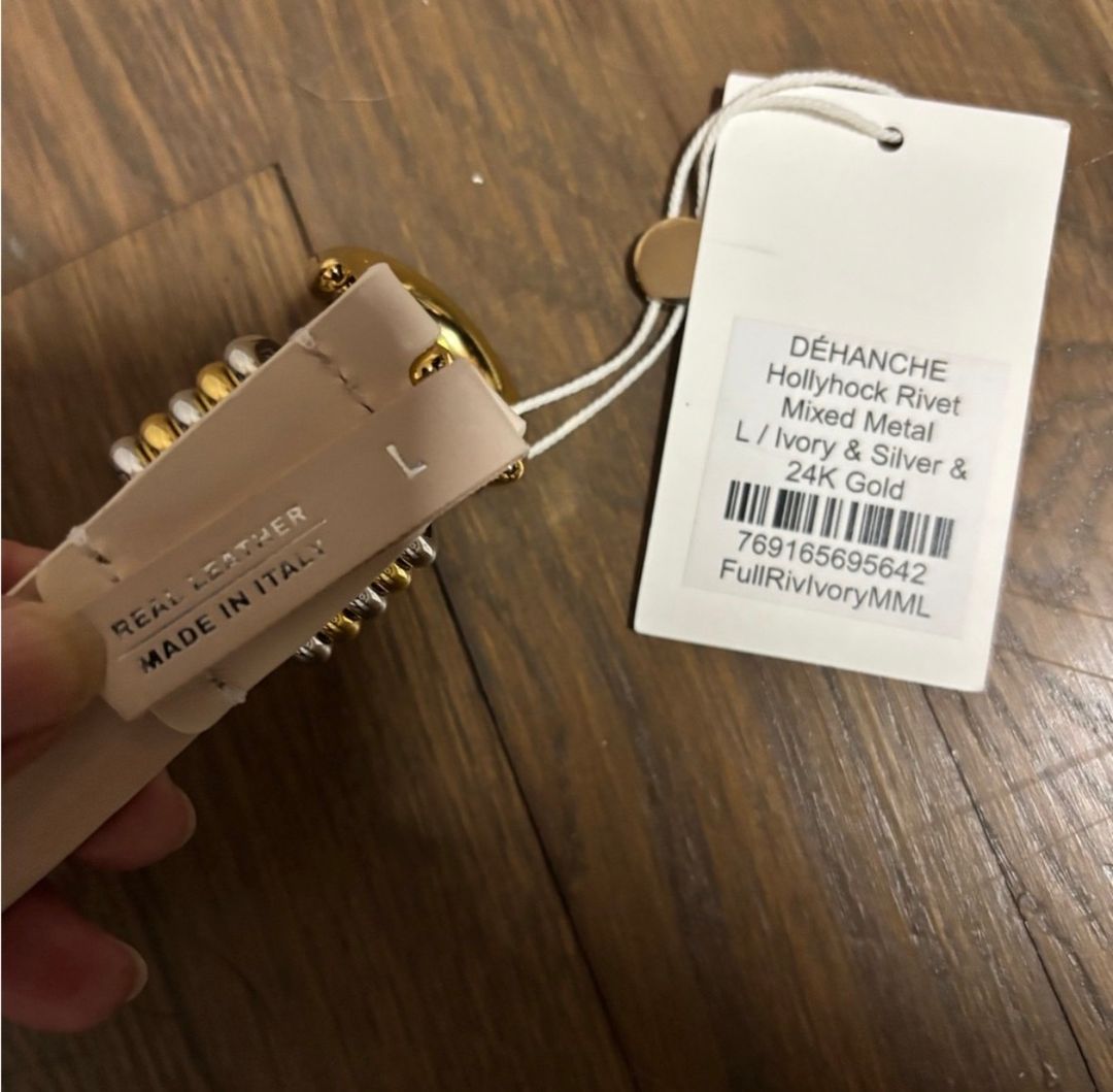 https://dehanche.com/products/hollyhock-gold-ivory?variant=43636657783029