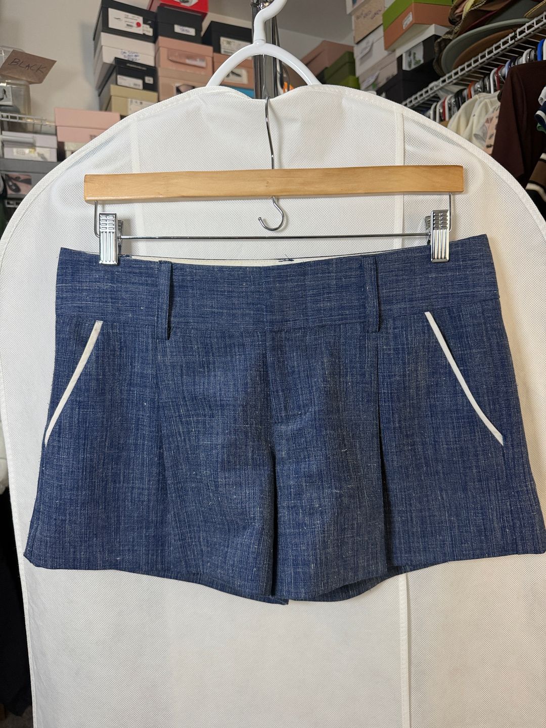 Navy Textured Low-Waist Shorts with White Piping