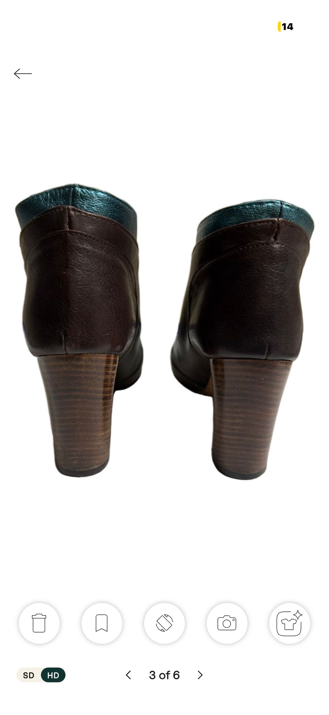 Te Casan Hidden Gold Booties