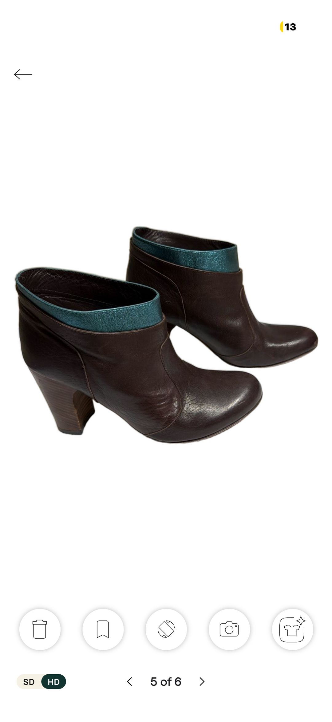 Te Casan Hidden Gold Booties