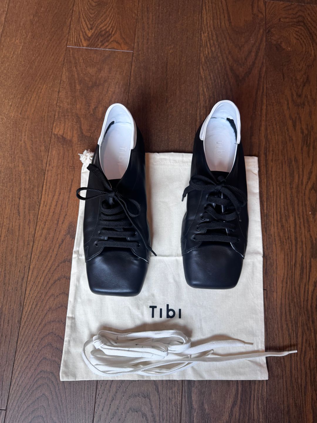Seth Sneaker