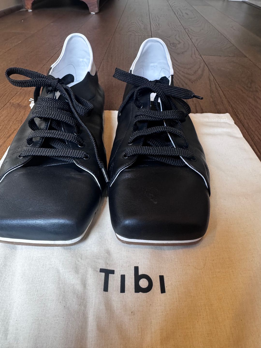 Seth Sneaker