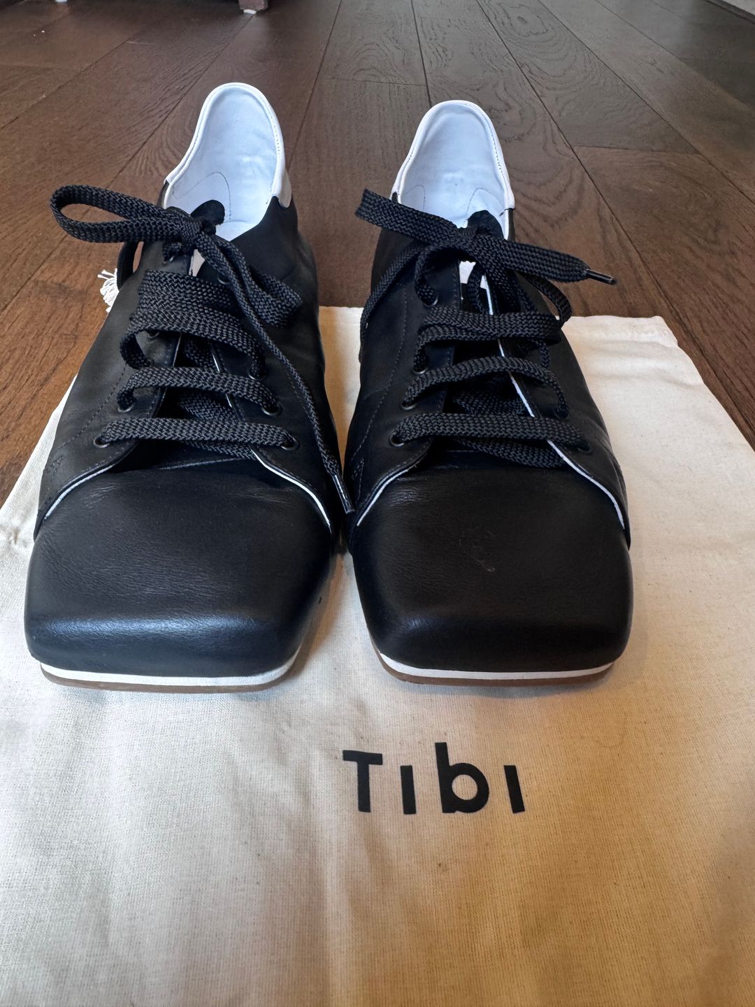 Seth Sneaker
