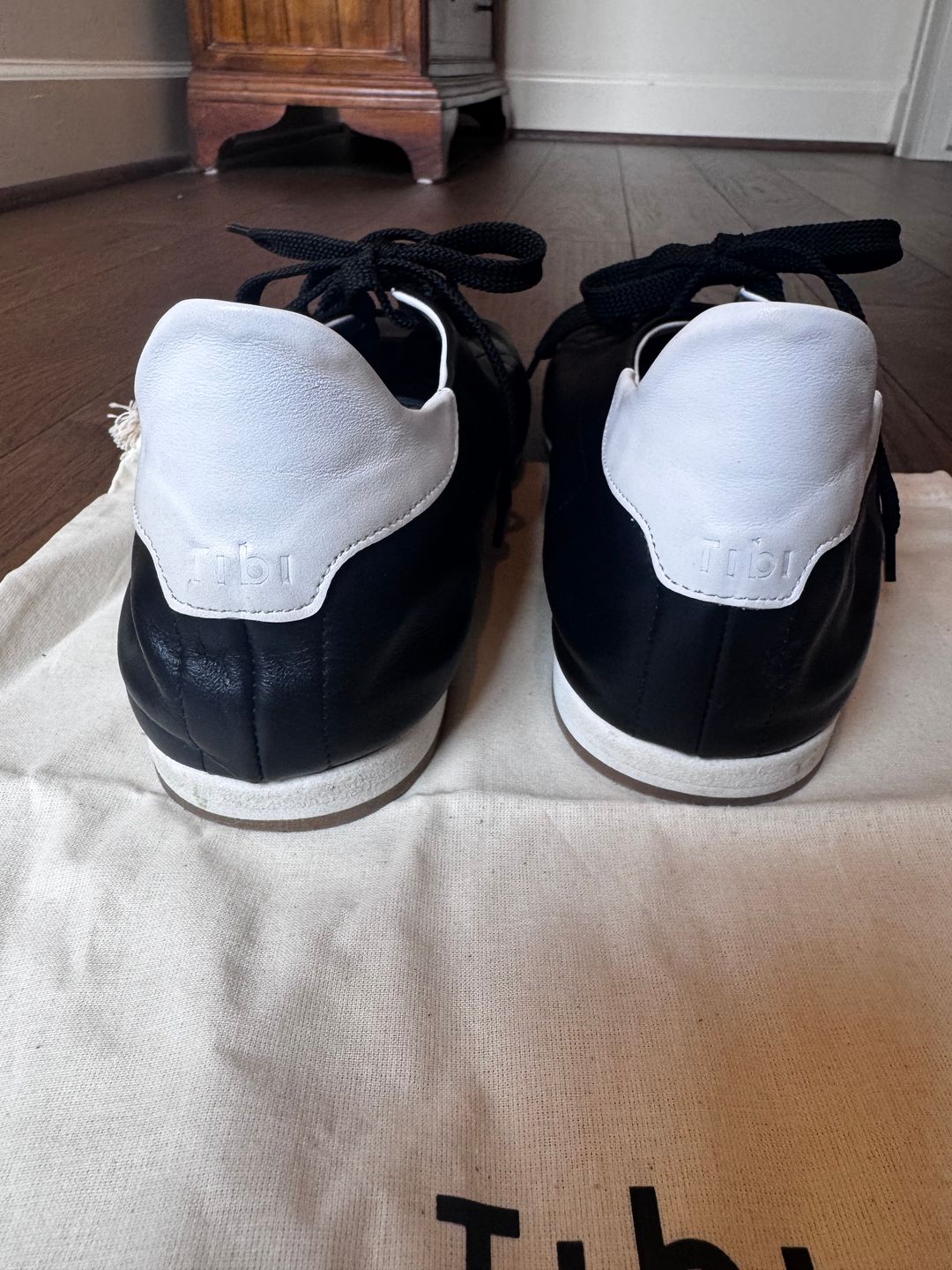 Seth Sneaker