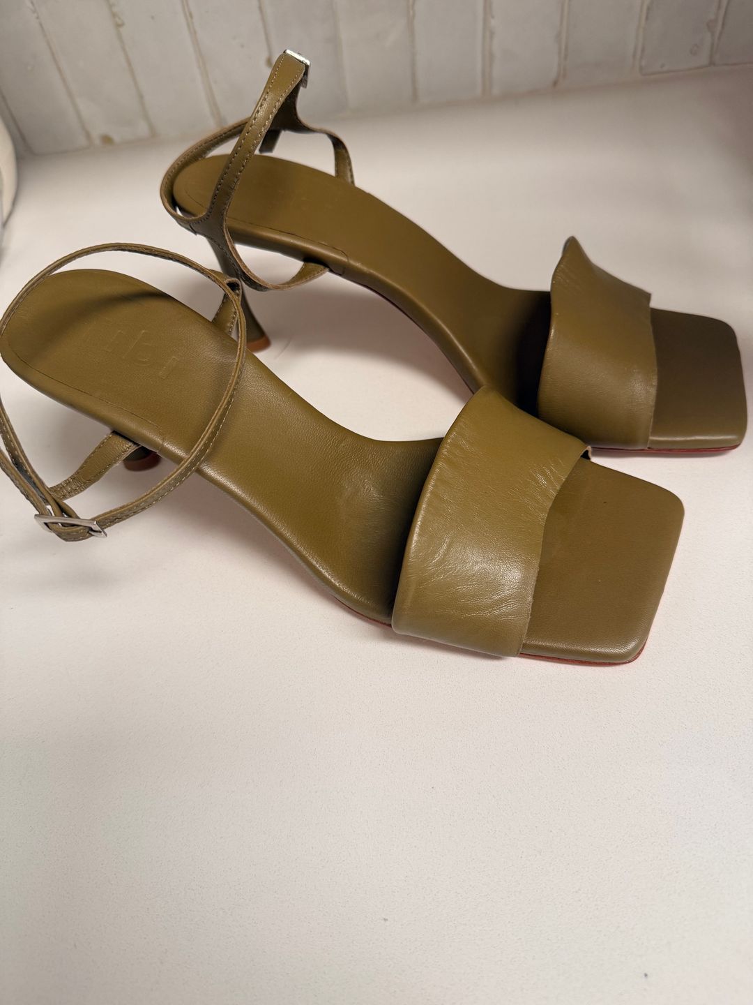 Golly Sandal