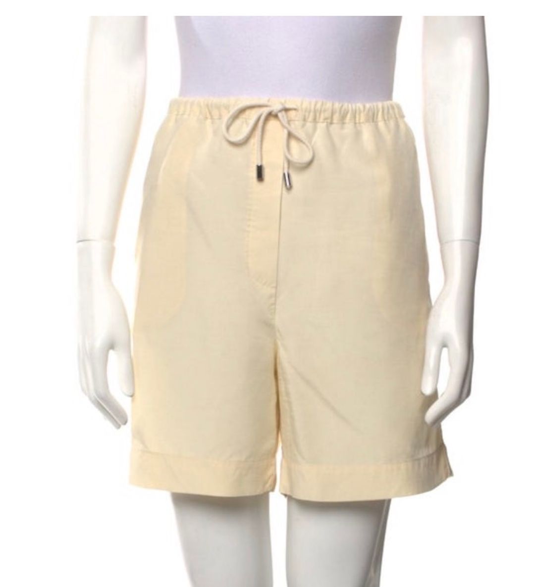 Press-creased drawstring shorts vanilla