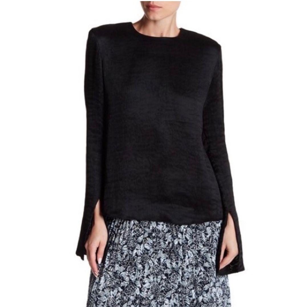 Long-sleeve textured plisse top
