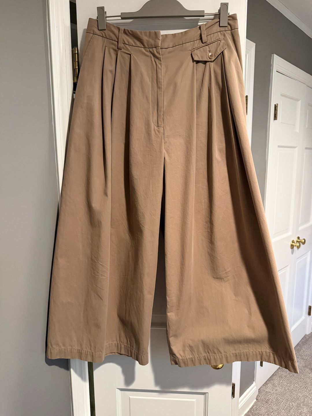 Bio Twill Triple Pleat Cropped Pant