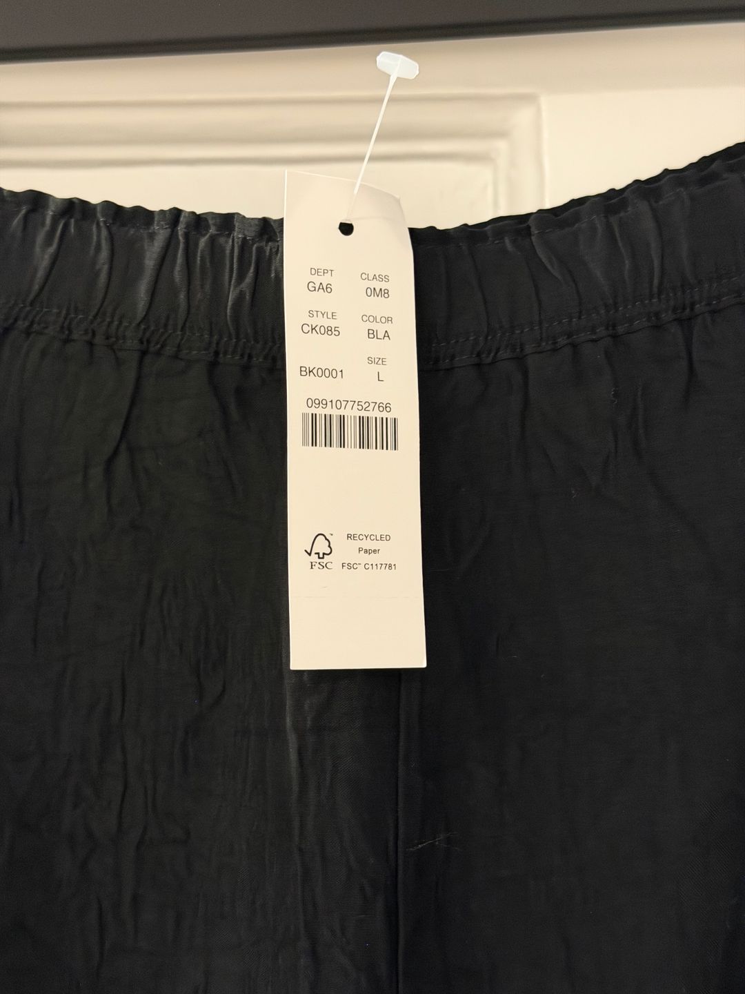 5” stratus lace-trim short in textured satin