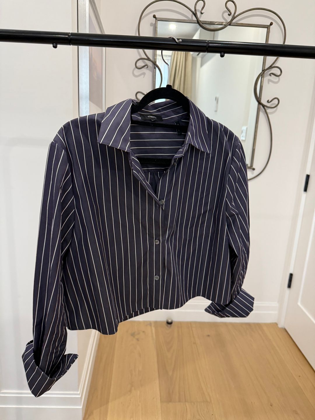 Cropped Women's Striped Button-Up Shirt in Navy / White