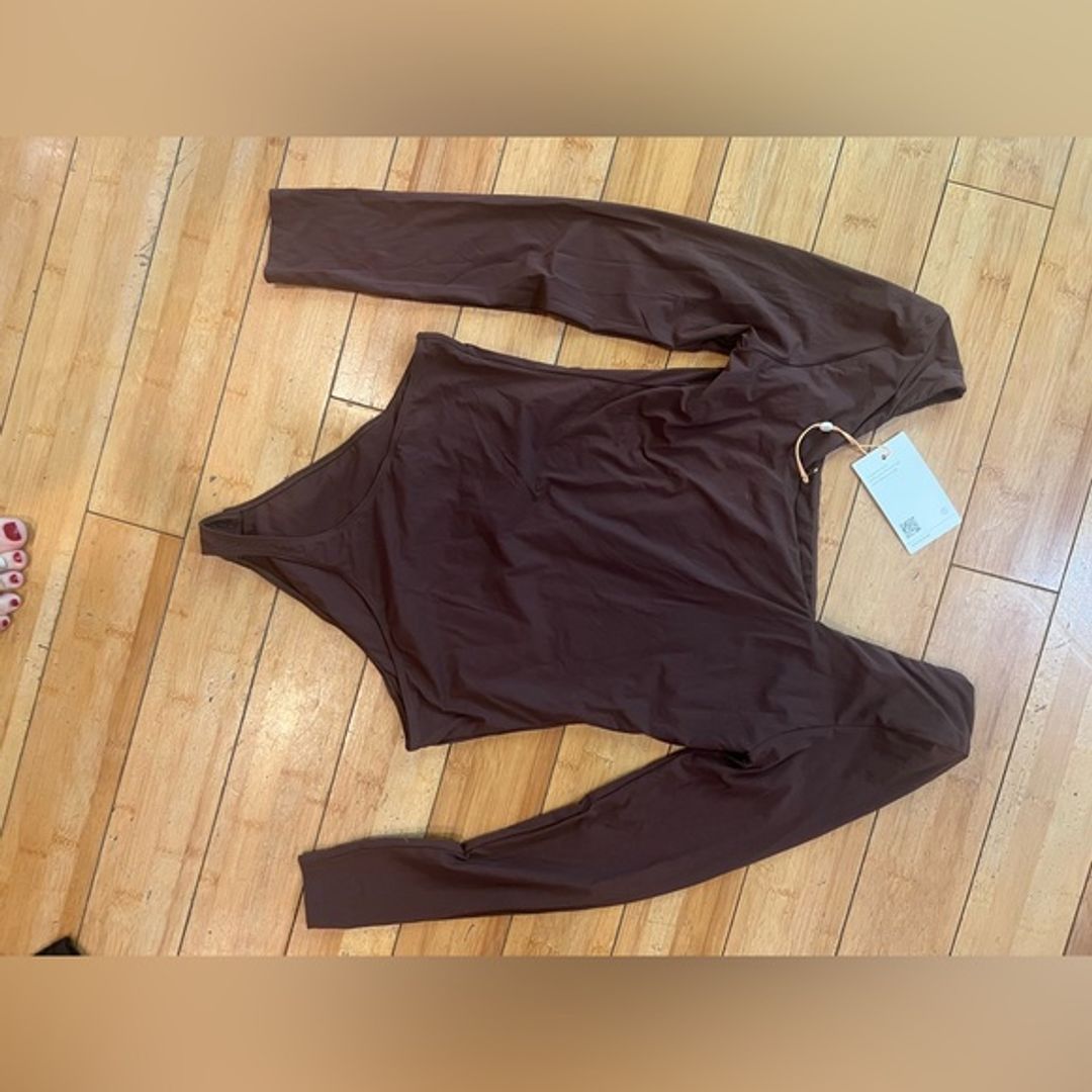 NWT Quince Brown Square-Neck Long-Sleeve Bodysuit