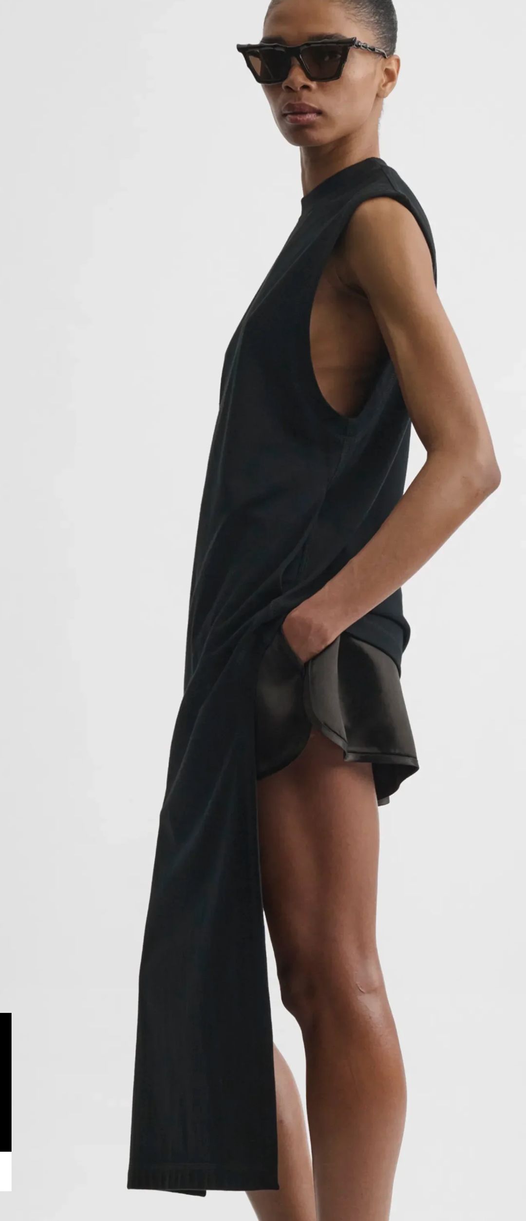 REVERSIBLE TRAIN TANK