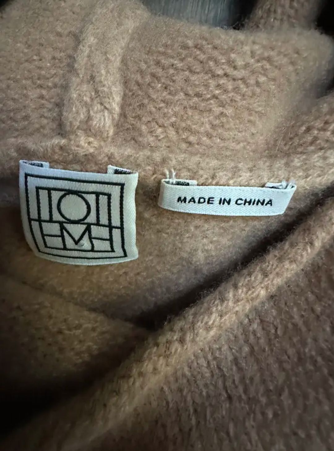 Cashmere Hooded Bib