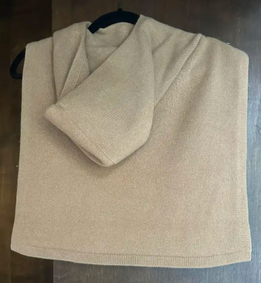 Toteme Cashmere Hooded Bib
