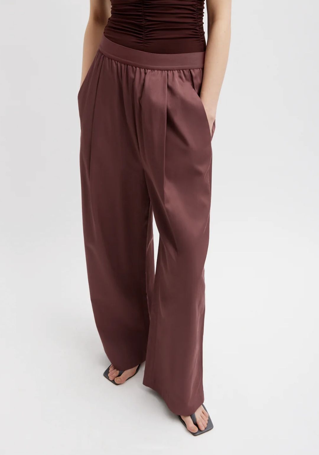 Drapey Suiting Marit Pull On Pant