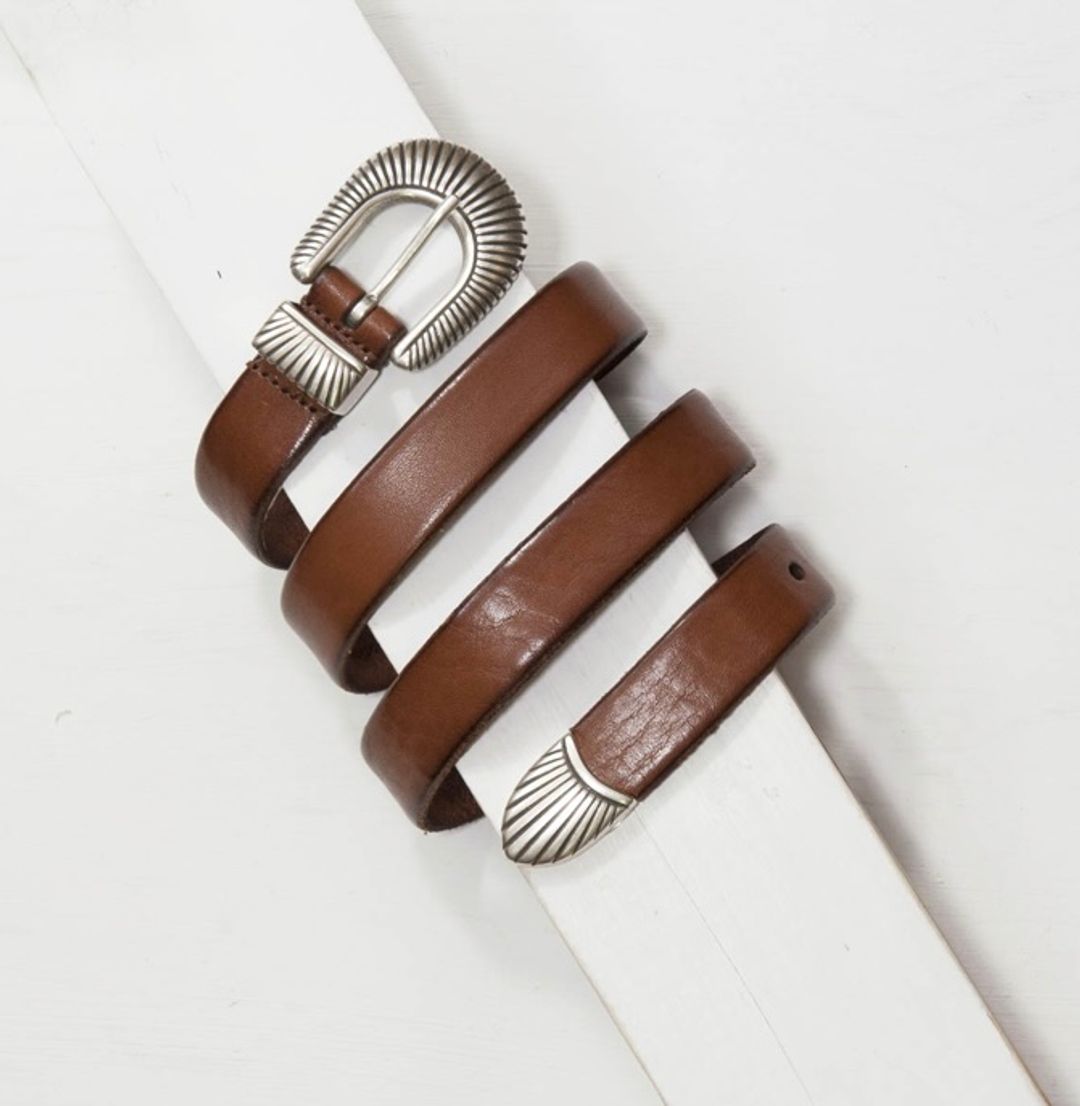2.5 cm brown leather cowboy belt with detailed silver hardware