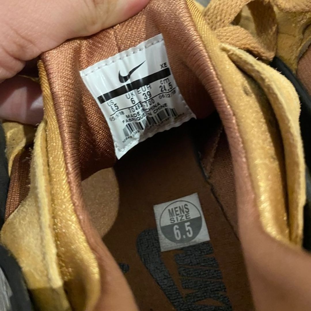NWT Nike Air Huarache Premium in Tan