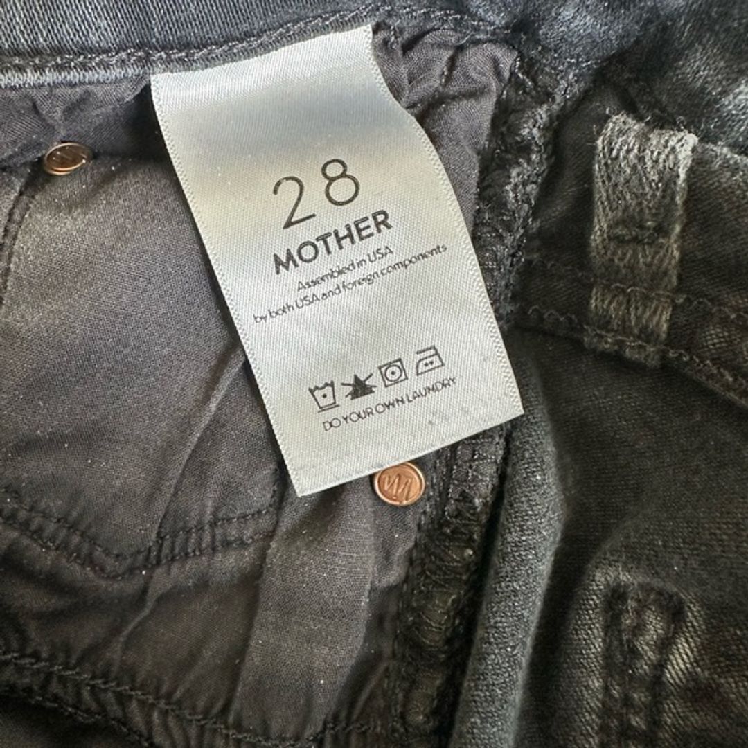 Mother Insider Crop Jeans in Blackbird Wash