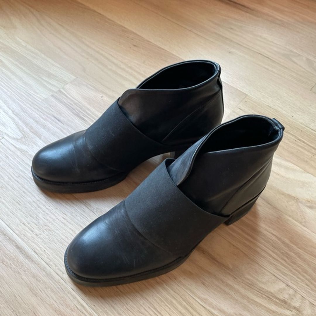 COS Black Leather Shoes 8 US (39 EU)