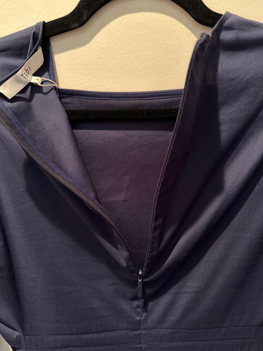Stretch Cotton Nylon Square Neck Slim Circular Sleeve Top
