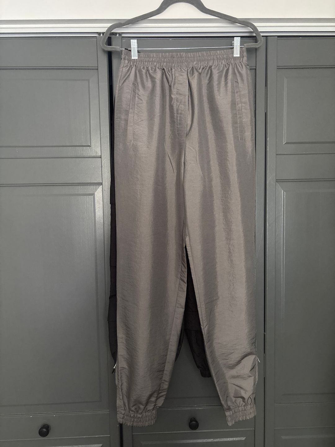 Crispy Nylon Kat Jogger
