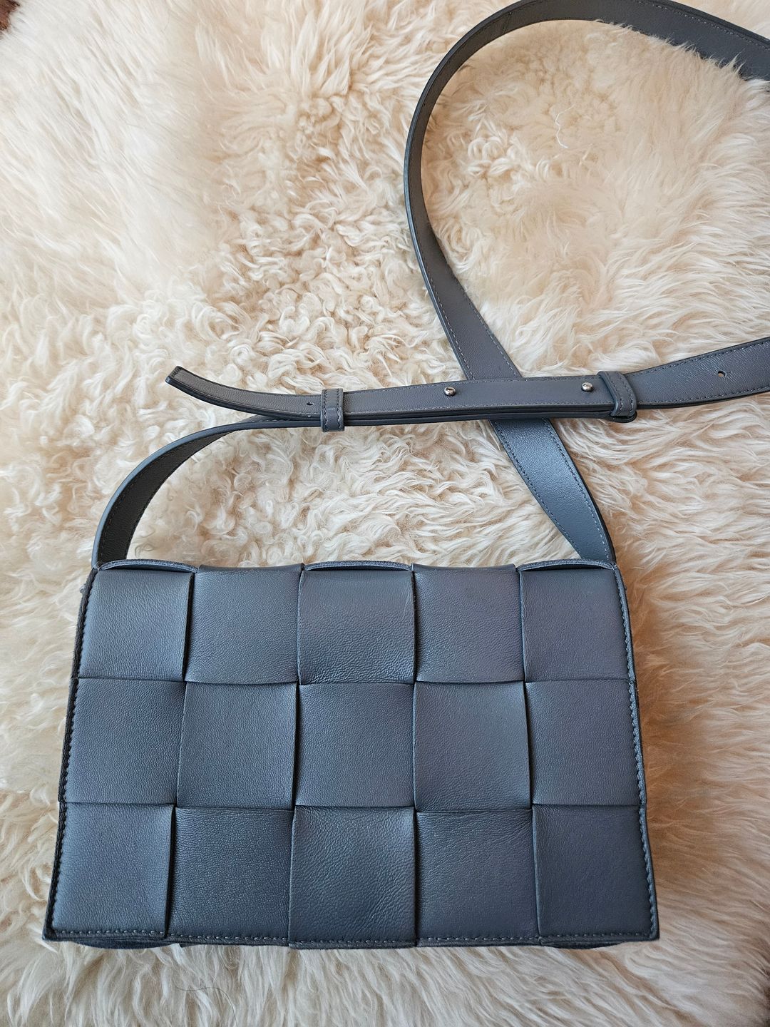 EUC. Bottega Veneta Cassette Bag
