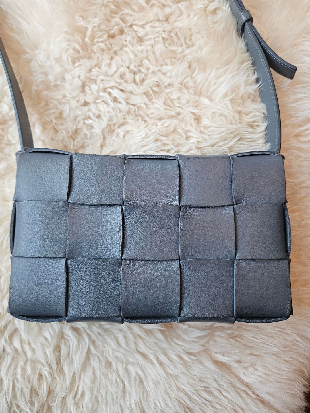 EUC. Bottega Veneta Cassette Bag