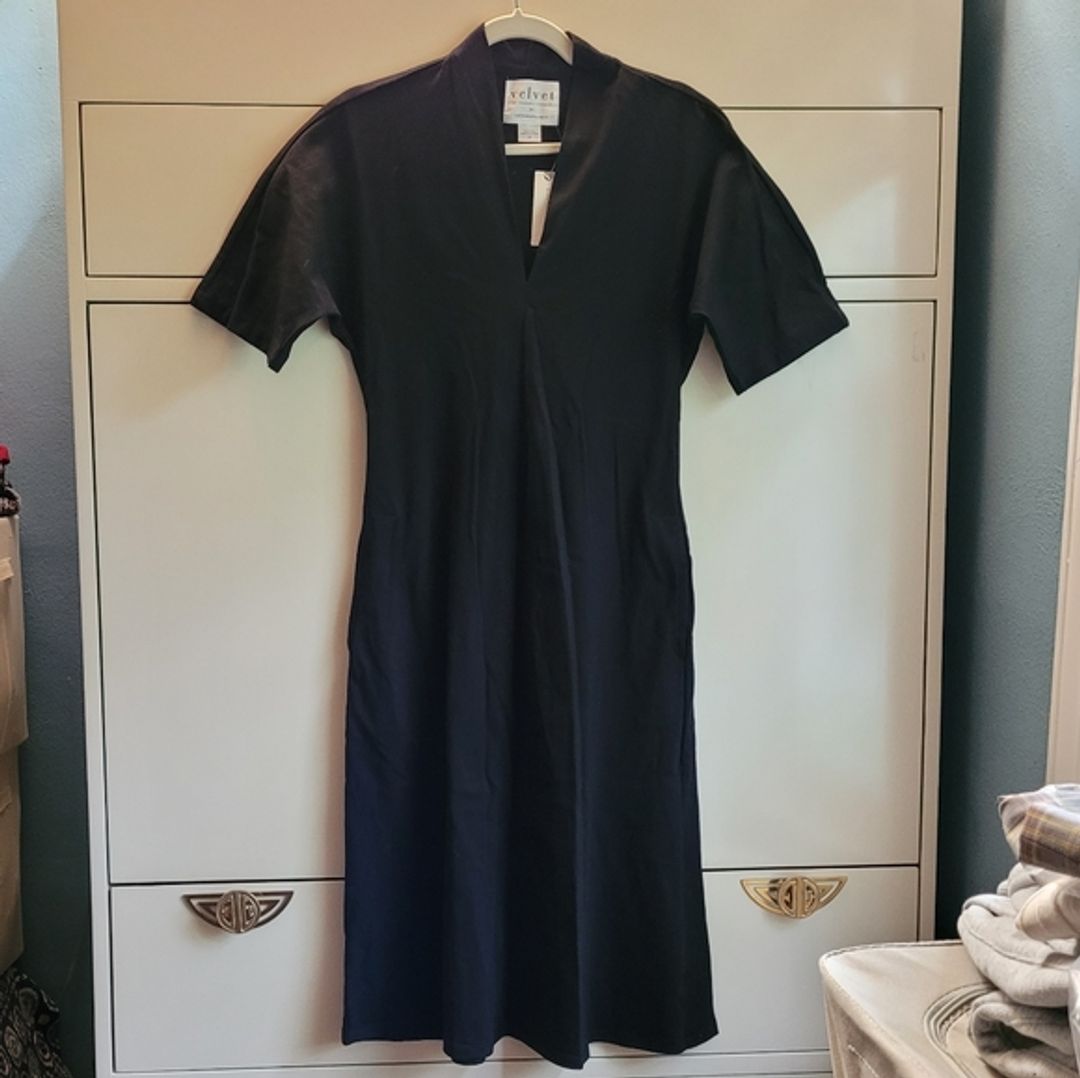 NWT Velvet by Graham & Spencer Allura Black Midi Dress