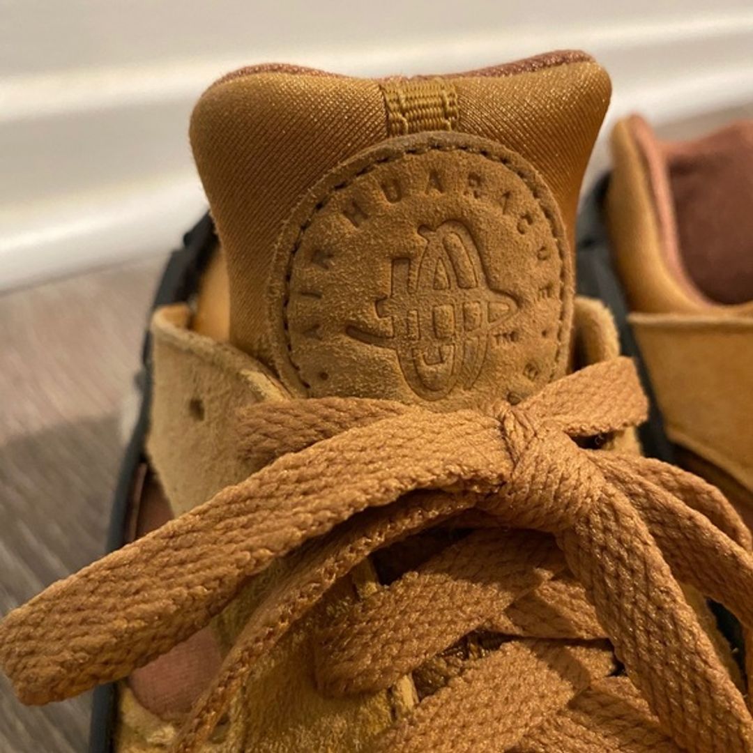 NWT Nike Air Huarache Premium in Tan