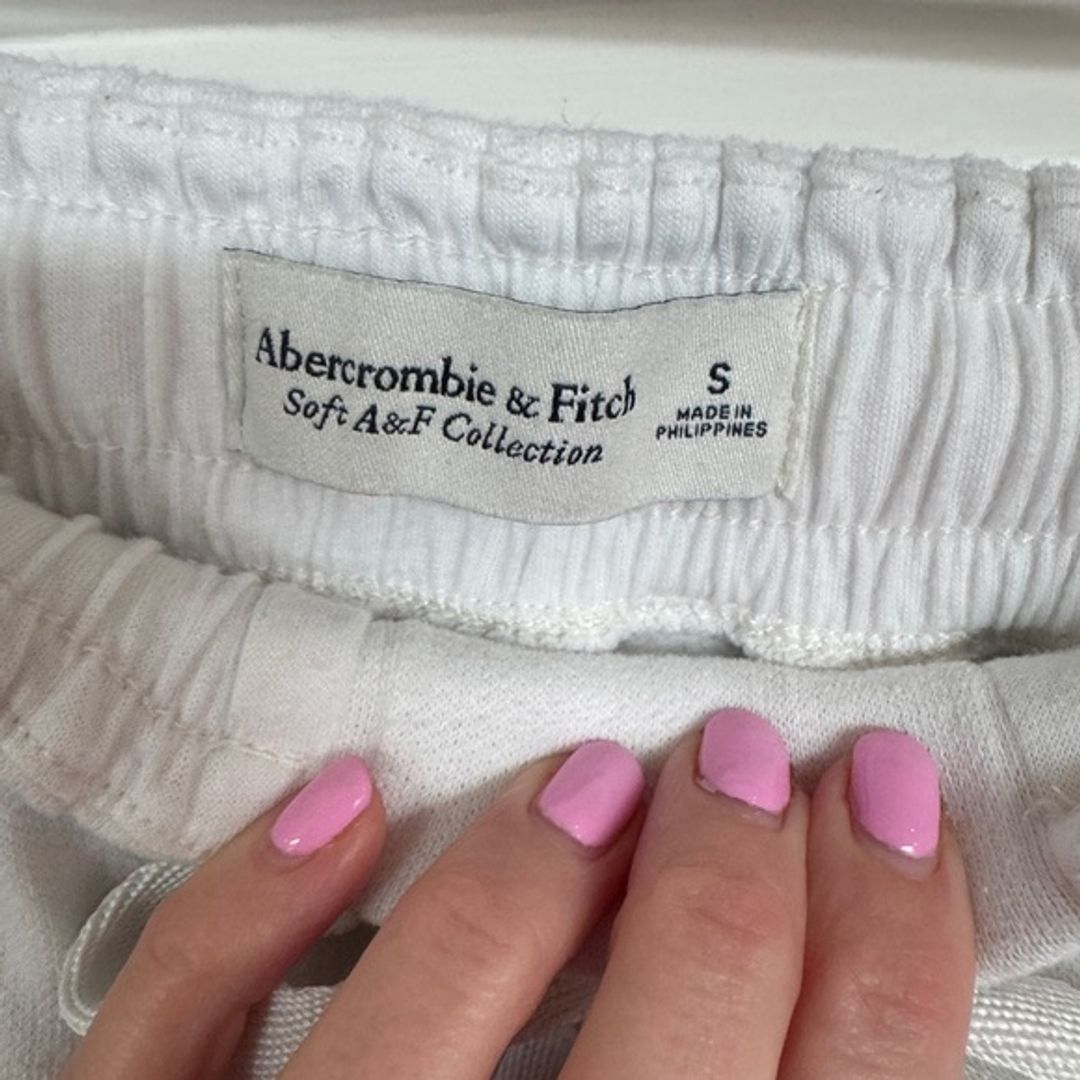 Abercrombie & Fitch Ivory/White Cargo Sweats with Multiple Pockets