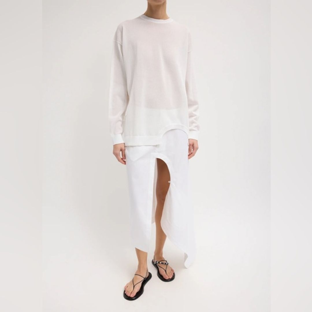 Crispy Sweater With Cut Out Detail